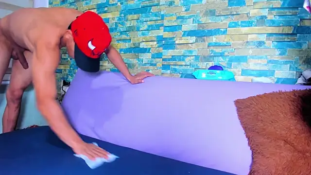 Partyminigil_ass's cam snapshot