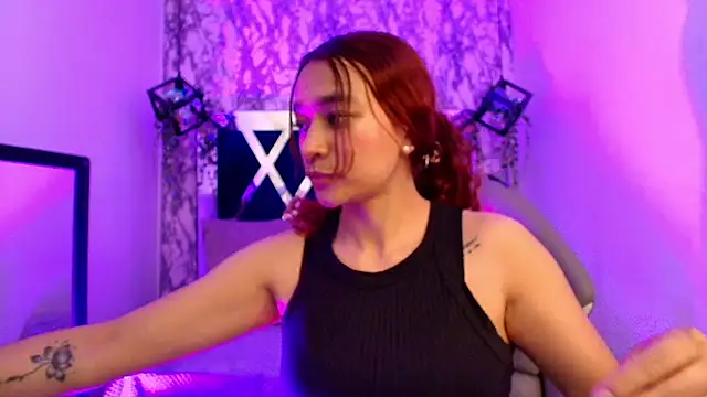 charlotte_bluee's cam snapshot