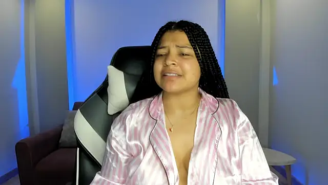 Dakota_Mars's cam snapshot