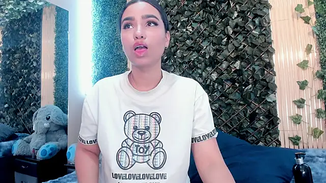 KhateAndersson's cam snapshot