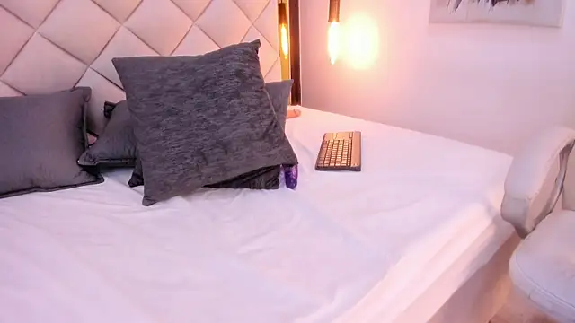 valentina_parker_'s cam snapshot