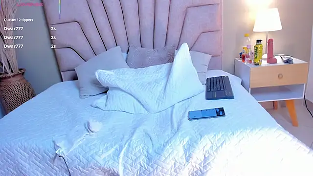 Amelia_Saenz_'s cam snapshot