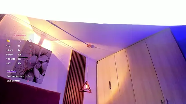 mia_nevaeh's cam snapshot