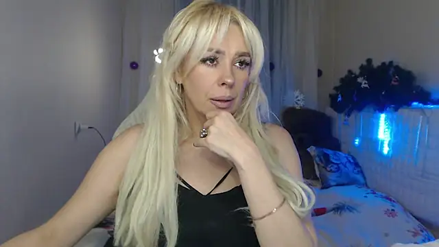 KatrinaCharm's cam snapshot