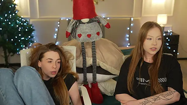 Esmie_Smile's cam snapshot