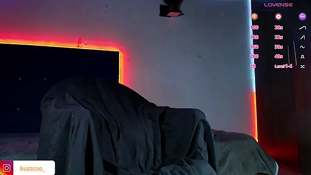 kuzzcoo live sex cam