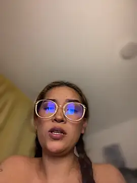 baby_lizy's cam snapshot