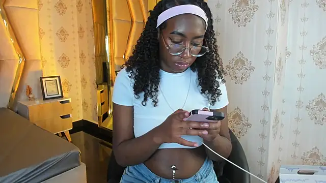 Qeen_blackk's cam snapshot