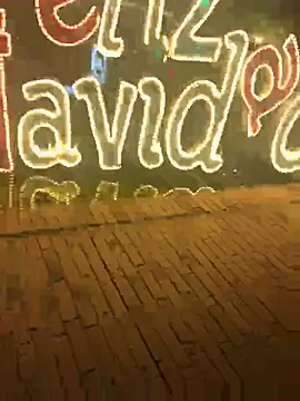 Cami_Leon2's cam snapshot