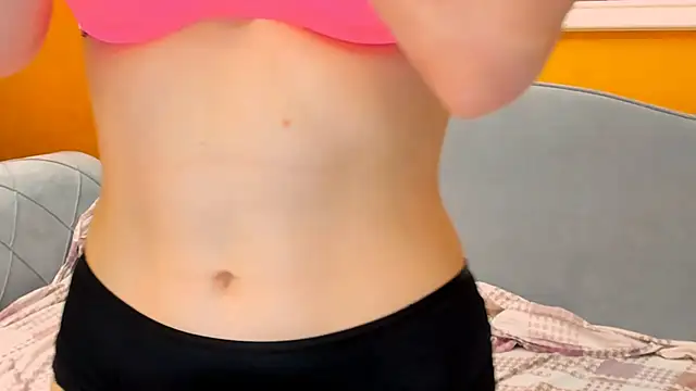 Roxee33's cam snapshot