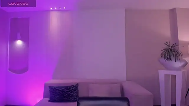 NiaSalvatore's cam snapshot