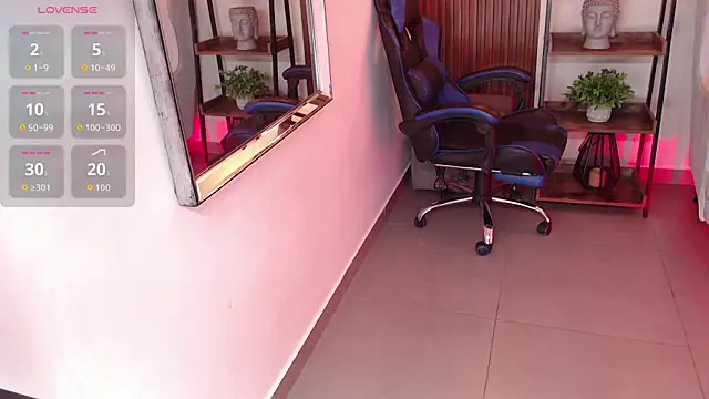 Kenya--Buhle live sex cam