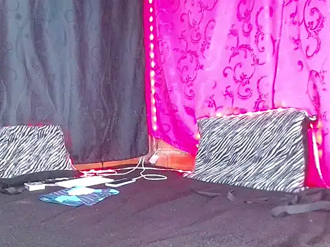 BOYWET-FANTASIES28 live sex cam