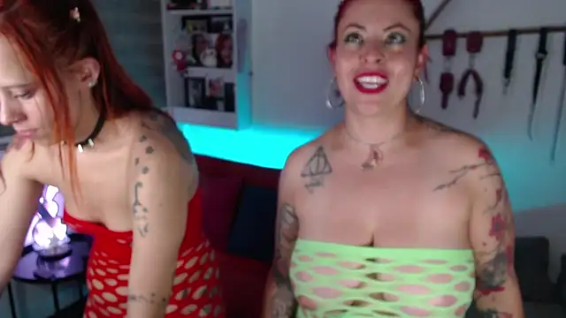 Lexxi_and_RedWidow live sex cam