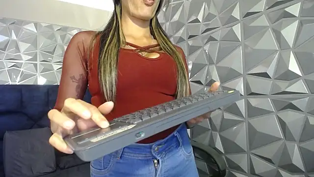 nairobi8's cam snapshot