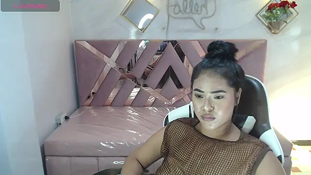 Kendall_Queen_v's cam snapshot