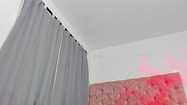 KatalinaMillan live sex cam