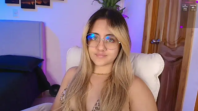 MaryMoon_'s cam snapshot