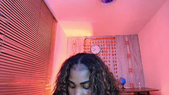 AuroraBrow's cam snapshot