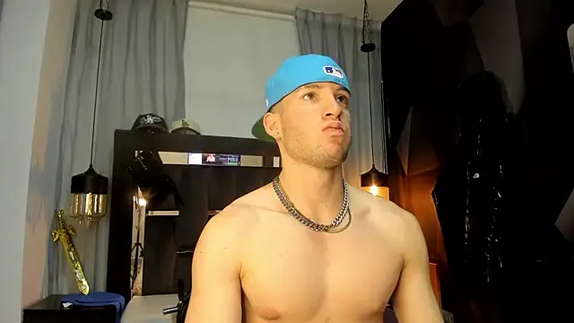 HunterHeat_'s cam snapshot