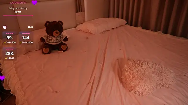 Lilly_Colins live sex cam