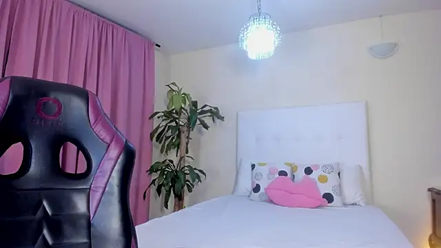 Emmaa_Queen_ live sex cam