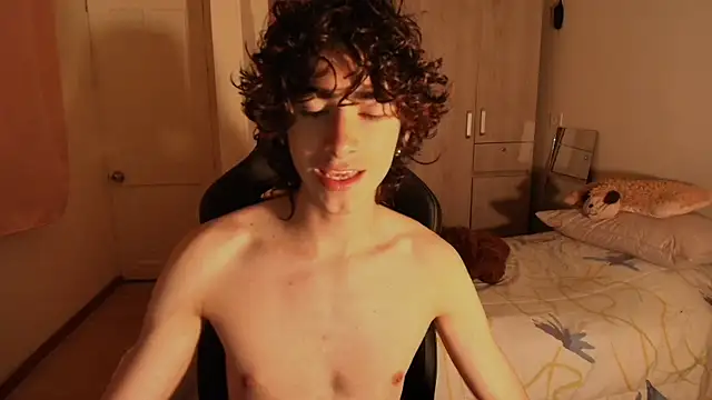 Nude_Boy18's cam snapshot