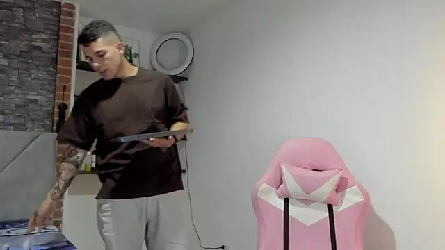 BooyHott_'s cam snapshot