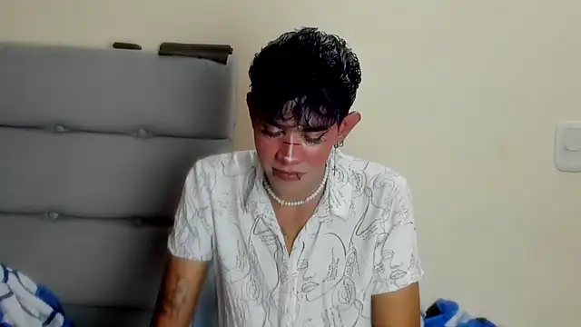 andrew_uwu_'s cam snapshot