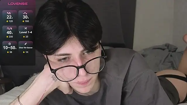 Oliver_star_boy_'s cam snapshot