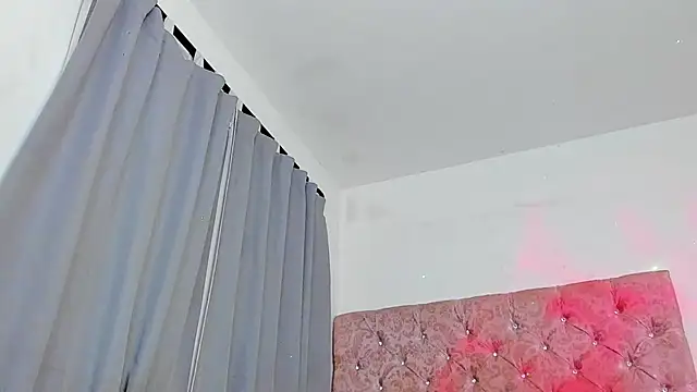 KatalinaMillan live sex cam