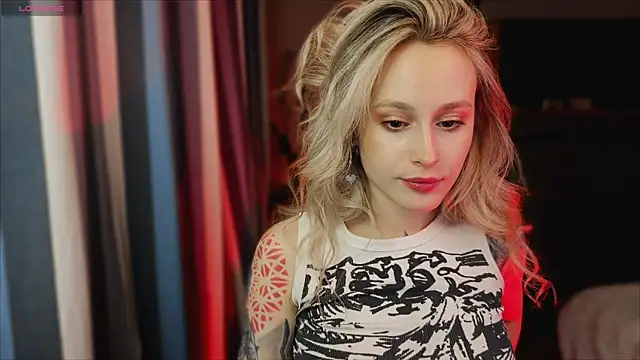 aviva_faith's cam snapshot