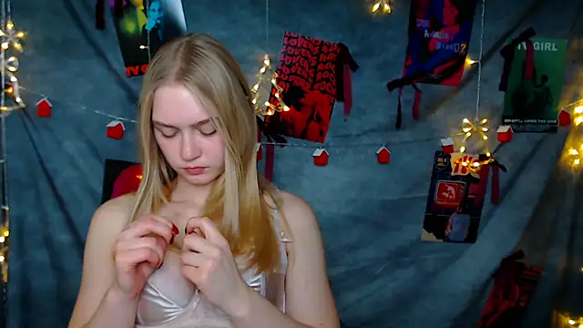 MademoiselleCl's cam snapshot