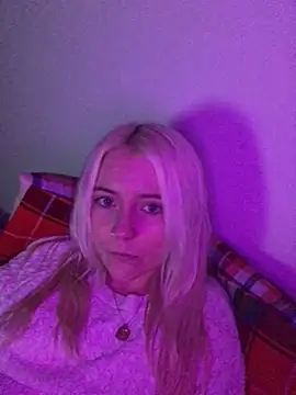 Blondie_Sofia_Essexbabe live sex cam