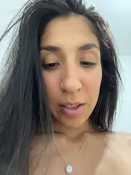 MaddyX__ live sex cam