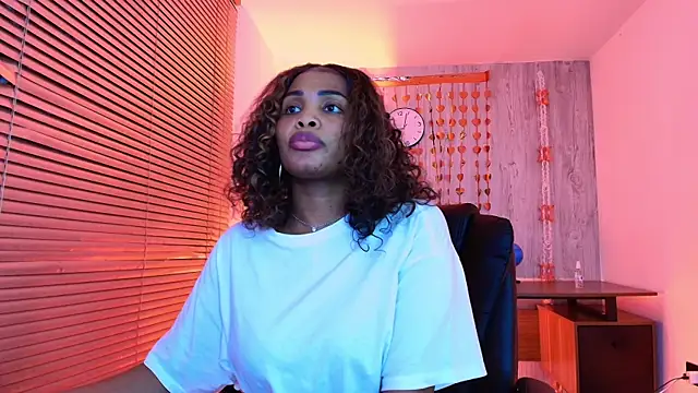 AuroraBrow's cam snapshot