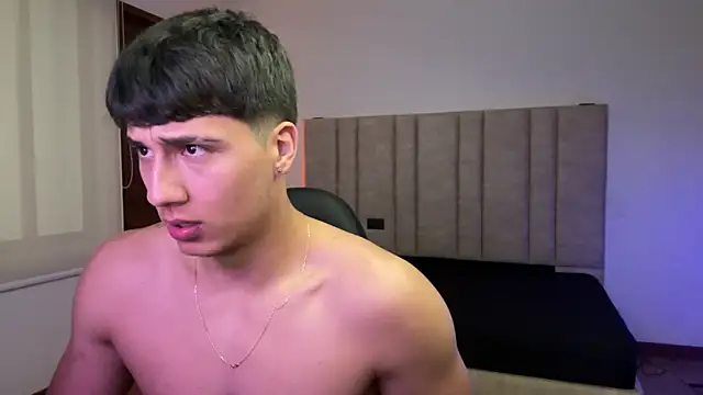 CHRIS_MORGAN1's cam snapshot