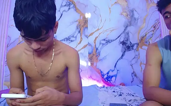 BrownieLoverss's cam snapshot