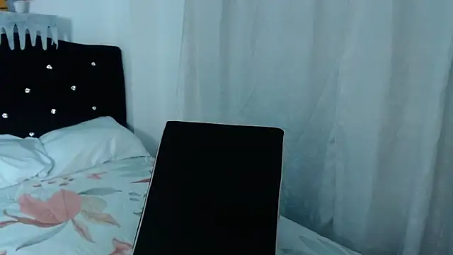 rachel_moon_'s cam snapshot