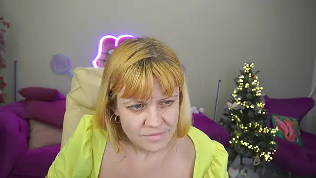 BellaLaPetit's cam snapshot