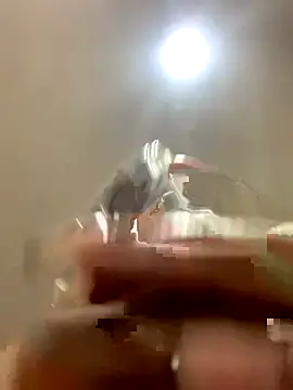 Cami_Leon2's cam snapshot