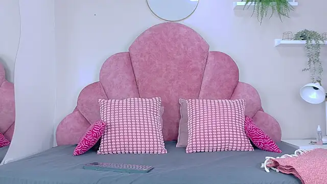 AbigailLenox__ live sex cam