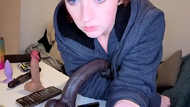 ENGLISHEMILY_69's cam snapshot