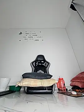 big_pusyy's cam snapshot