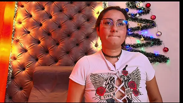 Luna021_1's cam snapshot