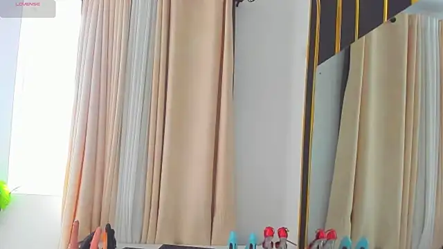 CREAMY_BUBBLEGUM's cam snapshot