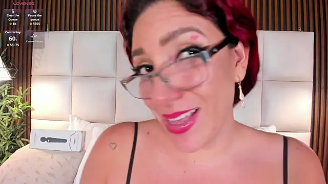 naughty_flower18's cam snapshot