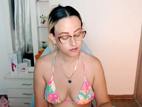 BOREAL_MOON's cam snapshot