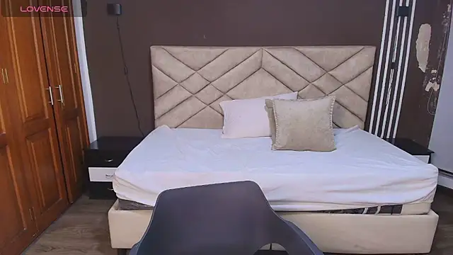 Laracooper_'s cam snapshot