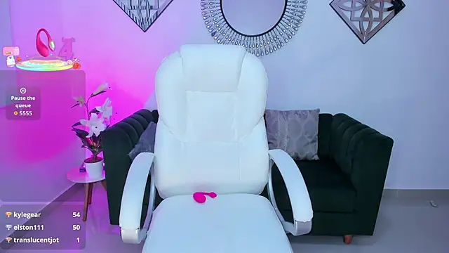 issi_loren's cam snapshot